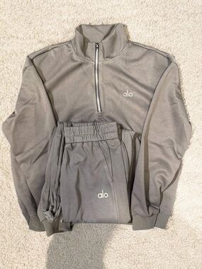 Alo Yoga Zipup Hoodie & Sweatpants Set (UNISEX) - Grey